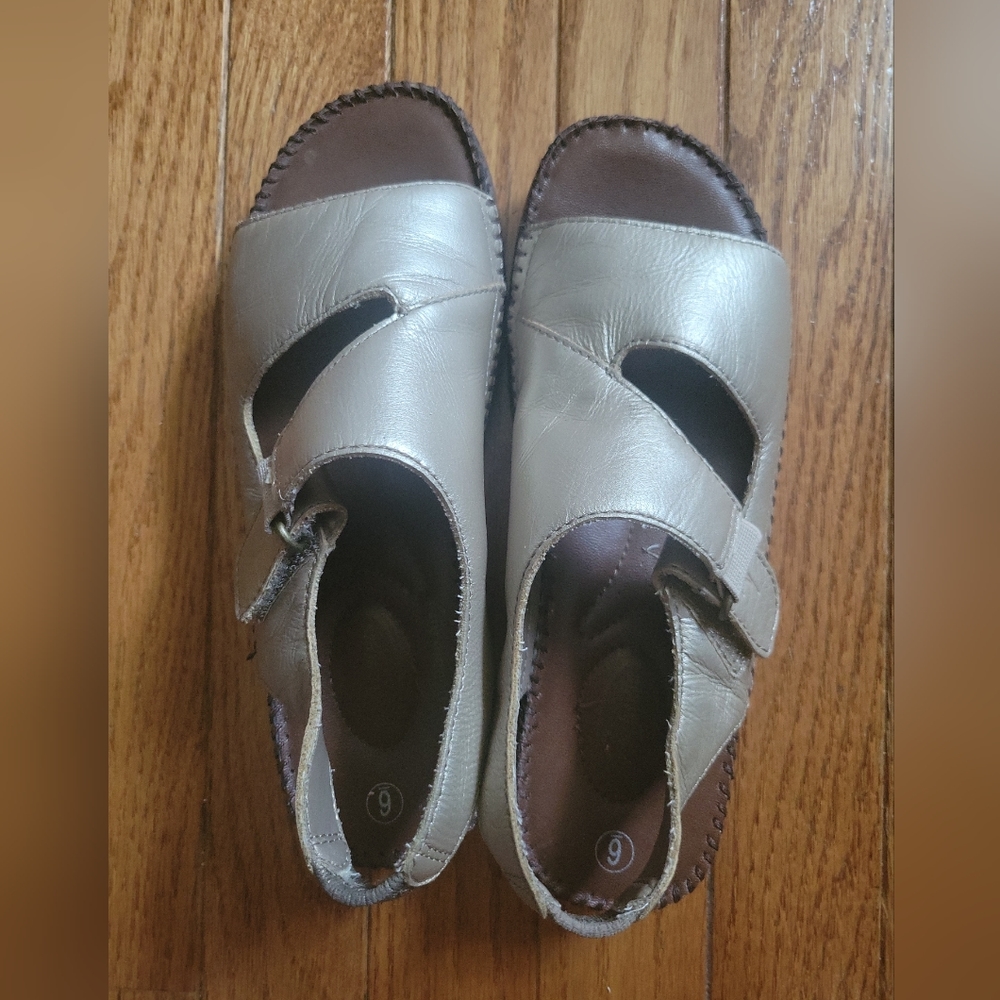 Dr Scholls sandals size 6